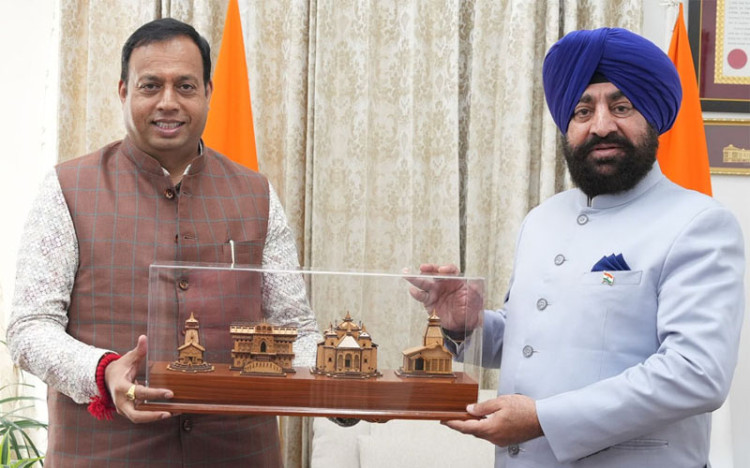 मंदिर समिति के अध्यक्ष ने की राज्यपाल से मुलाकात